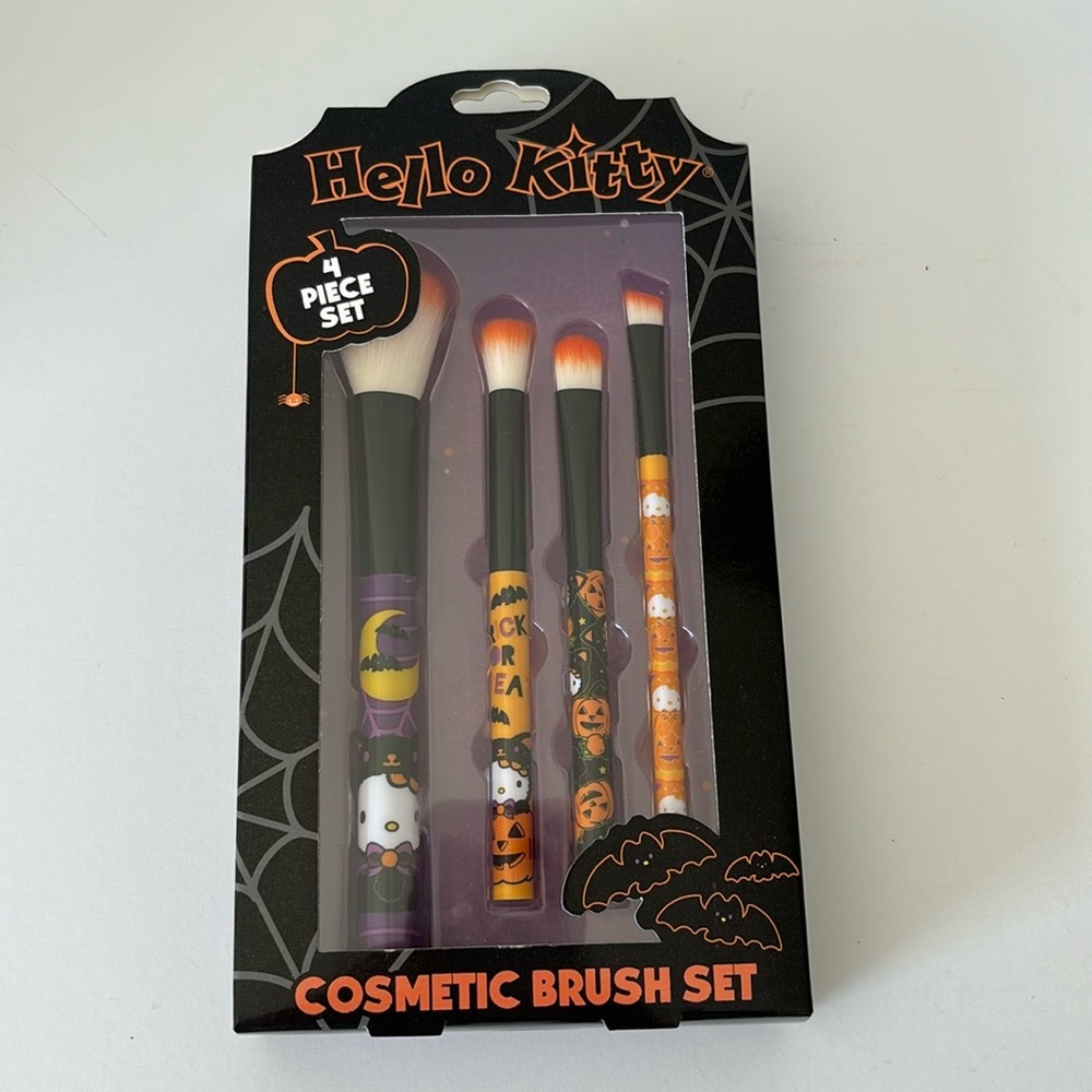 Hello Kitty 5 piece Halloween cosmetic bundle - Picture 2 of 6